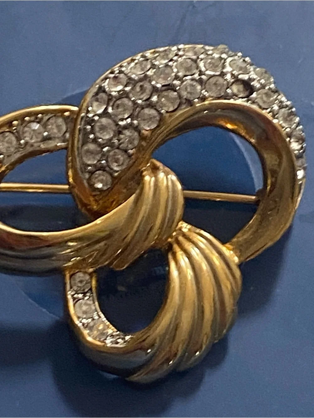 Gold-Tone Crystal Accent Swirl Brooch - Women's Jewelry Estate clip pin accent